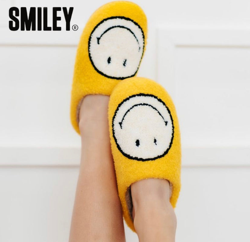 Smiley® x Pretty Simple Original Smiley Slippers