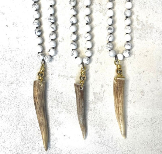 L rae jewelry - Knotted Gemstone and Antler Necklace